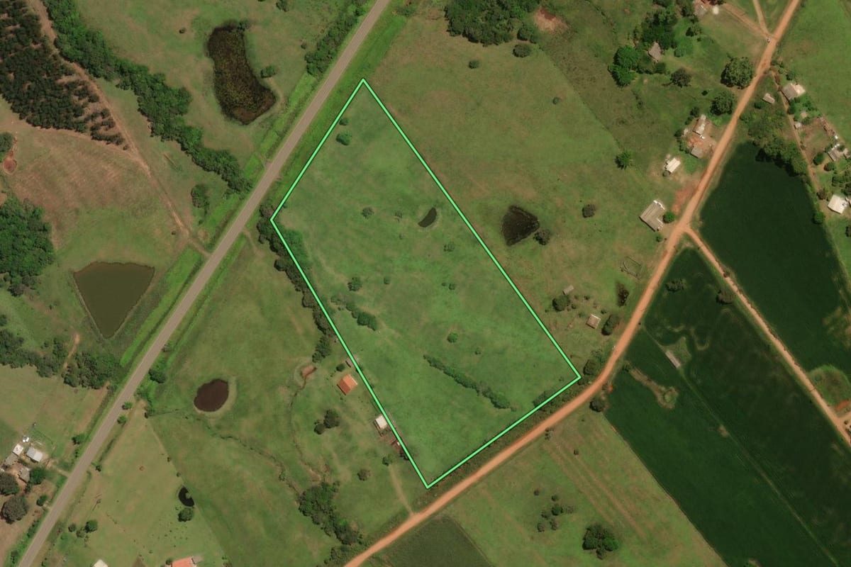 Imagem de satélite do imóvel rural em Encruzilhada do Sul (RS), com o contorno declarado no CAR desenhado por cima.