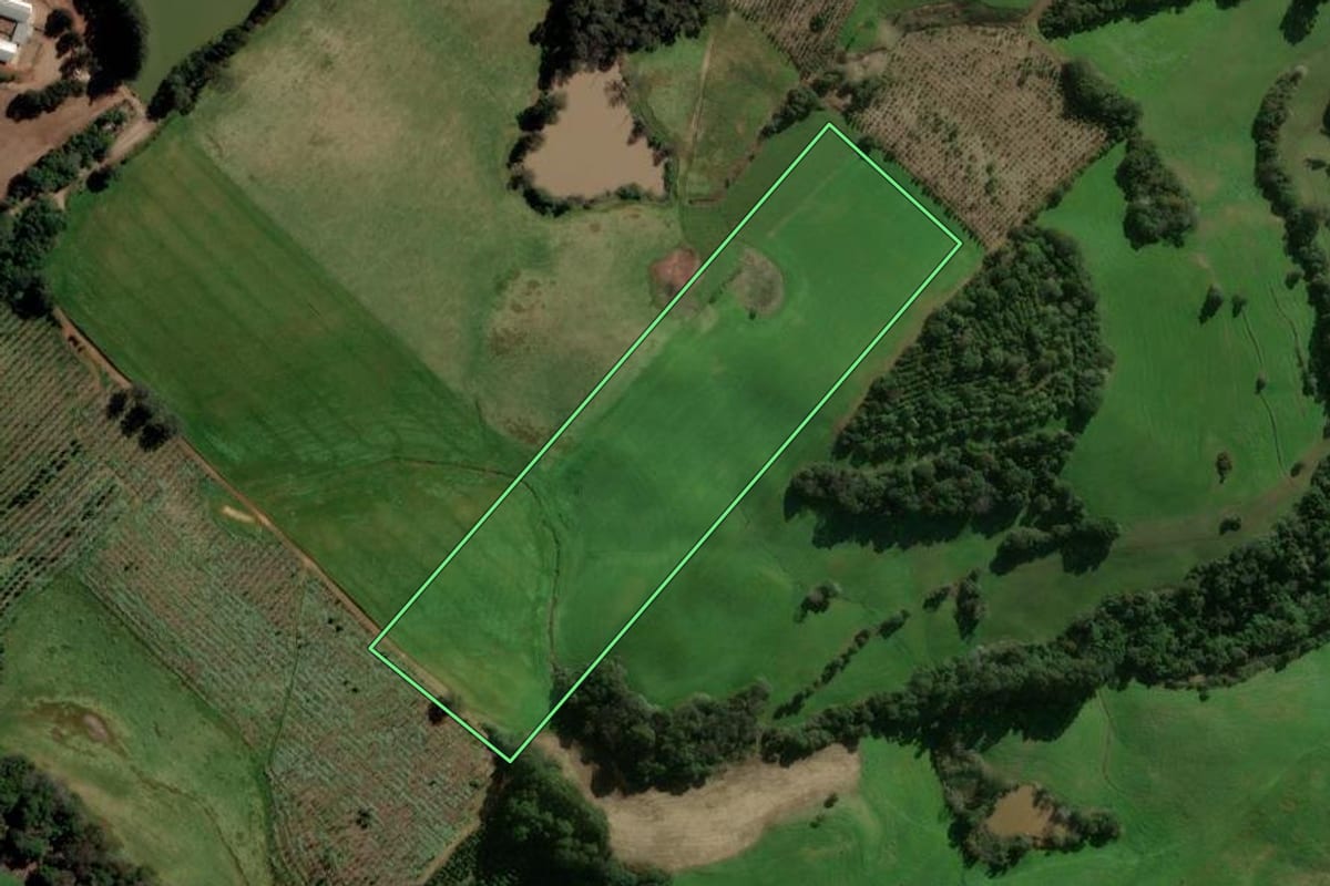 Imagem de satélite do imóvel rural em Erebango (RS), com o contorno declarado no CAR desenhado por cima.