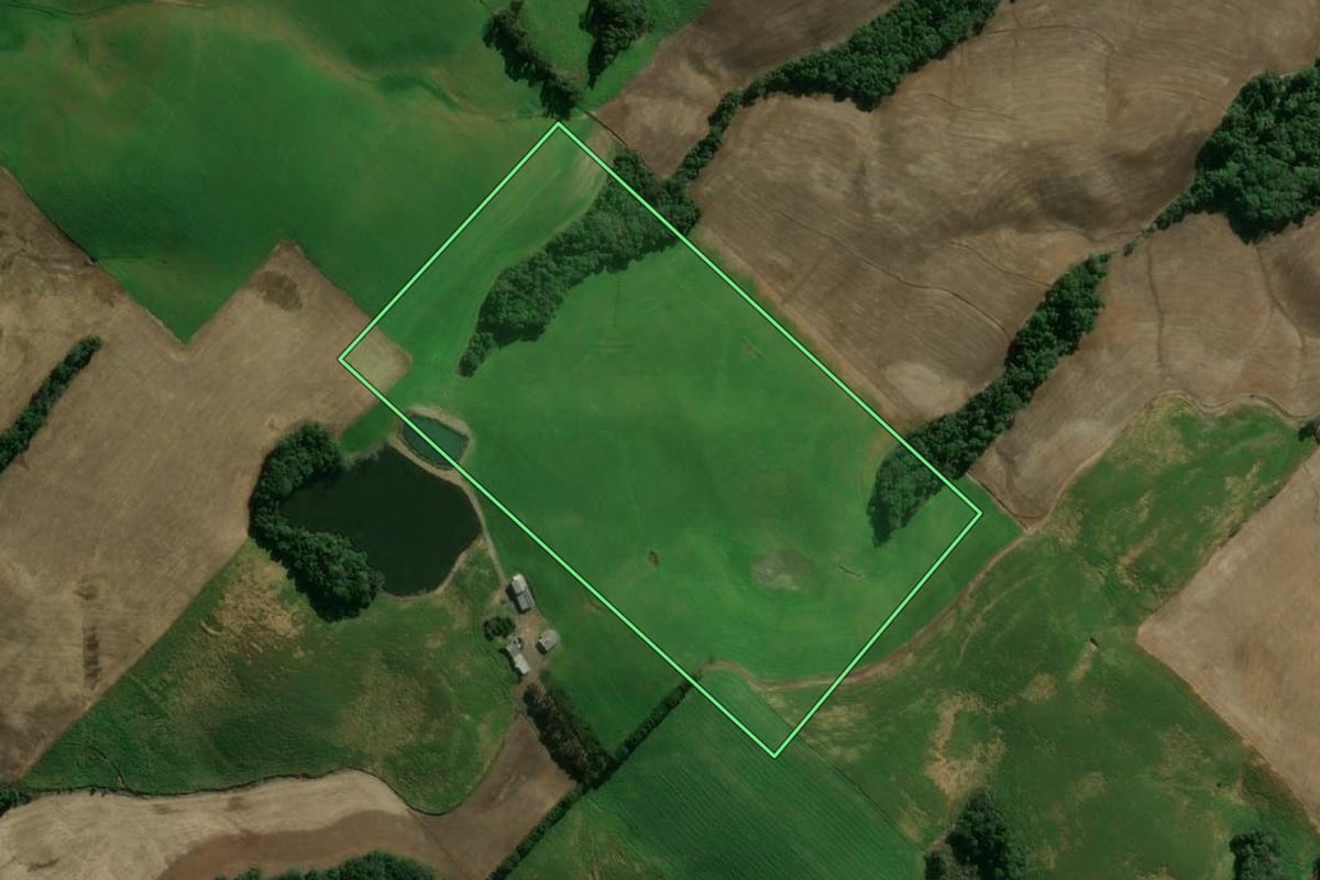 Imagem de satélite do imóvel rural em Erebango (RS), com o contorno declarado no CAR desenhado por cima.