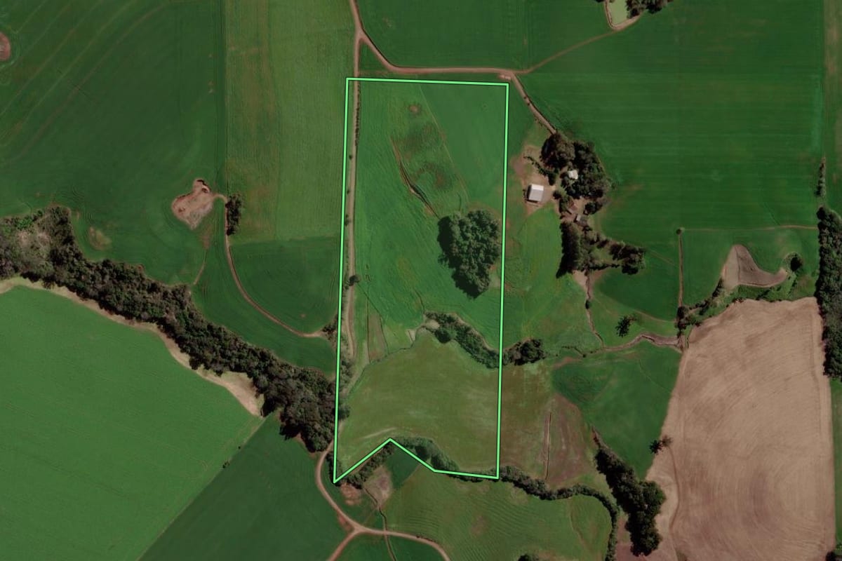 Imagem de satélite do imóvel rural em Erebango (RS), com o contorno declarado no CAR desenhado por cima.