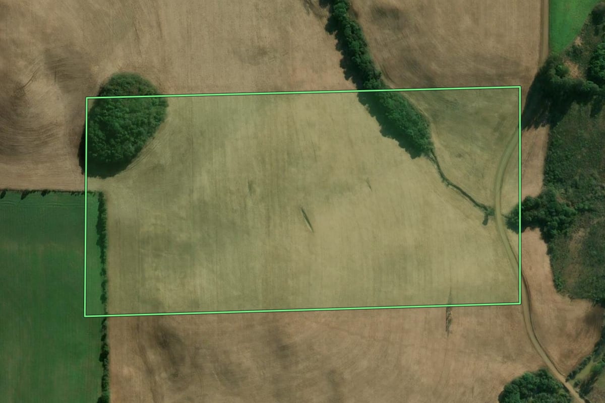 Imagem de satélite do imóvel rural em Erechim (RS), com o contorno declarado no CAR desenhado por cima.