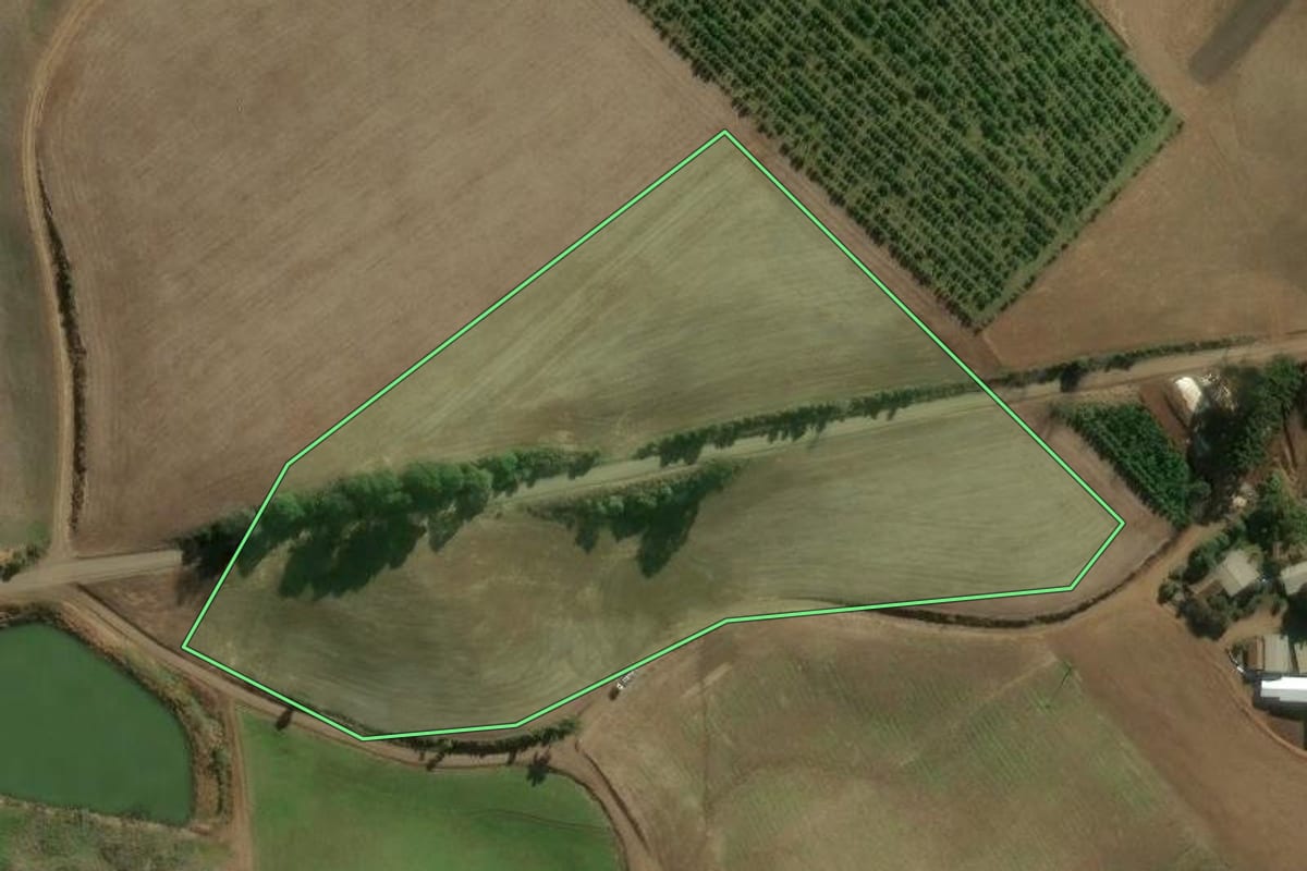Imagem de satélite do imóvel rural em Erechim (RS), com o contorno declarado no CAR desenhado por cima.