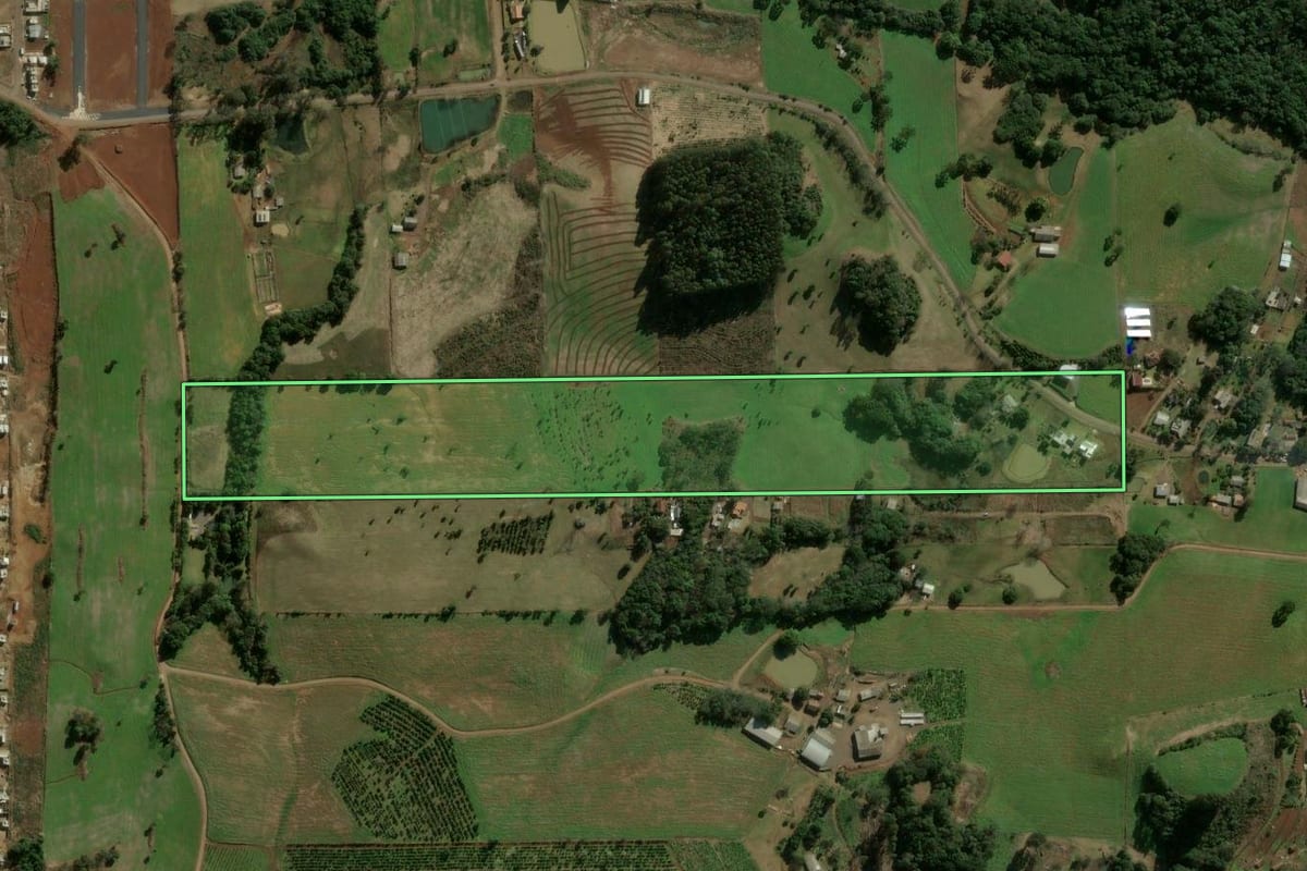 Imagem de satélite do imóvel rural em Erechim (RS), com o contorno declarado no CAR desenhado por cima.