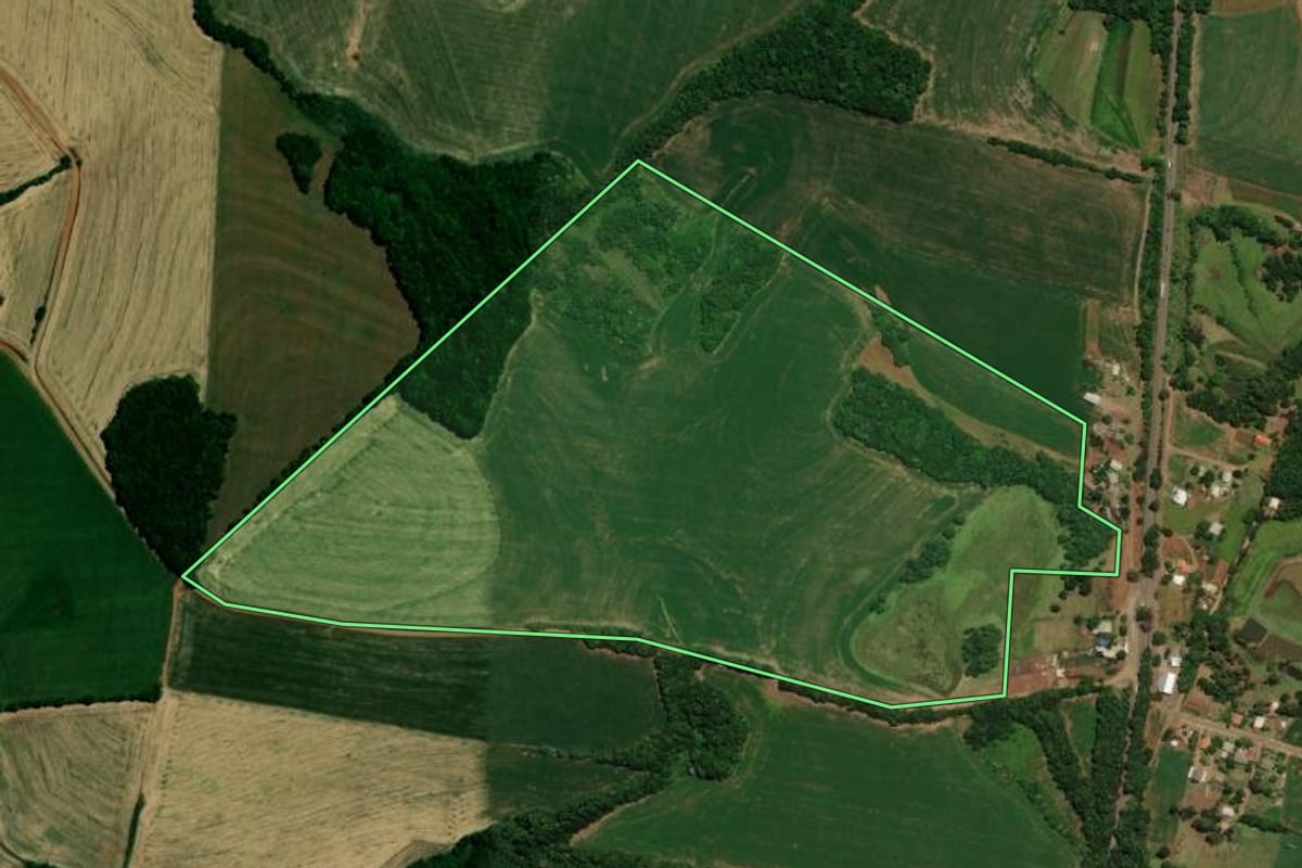 Imagem de satélite do imóvel rural em Ernestina (RS), com o contorno declarado no CAR desenhado por cima.