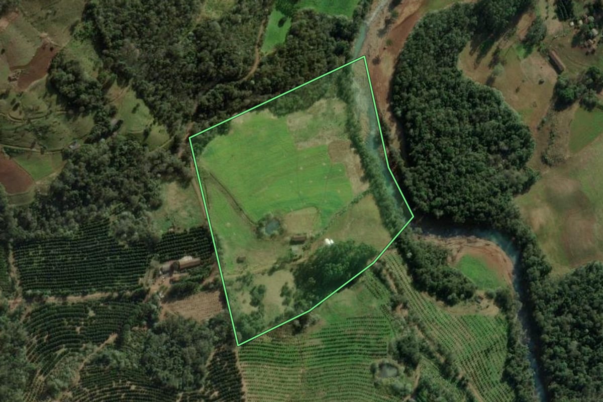 Imagem de satélite do imóvel rural em Erval Grande (RS), com o contorno declarado no CAR desenhado por cima.