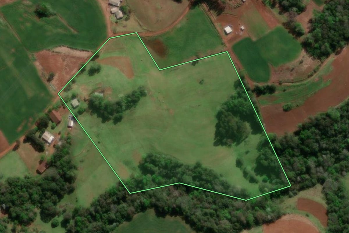 Imagem de satélite do imóvel rural em Erval Seco (RS), com o contorno declarado no CAR desenhado por cima.