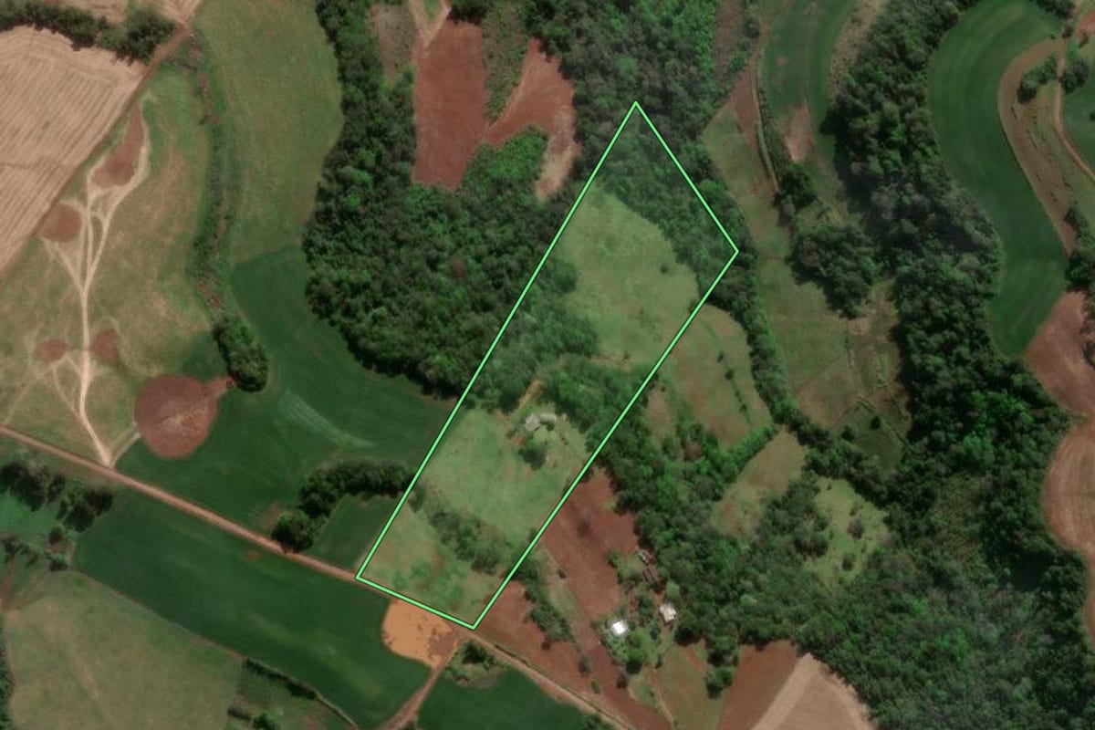 Imagem de satélite do imóvel rural em Erval Seco (RS), com o contorno declarado no CAR desenhado por cima.