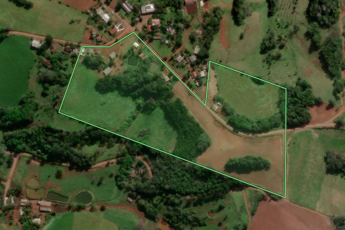 Imagem de satélite do imóvel rural em Erval Seco (RS), com o contorno declarado no CAR desenhado por cima.