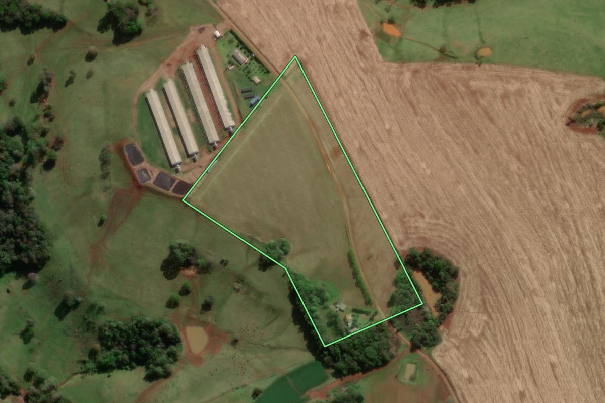 Imagem de satélite do imóvel rural em Erval Seco (RS), com o contorno declarado no CAR desenhado por cima.