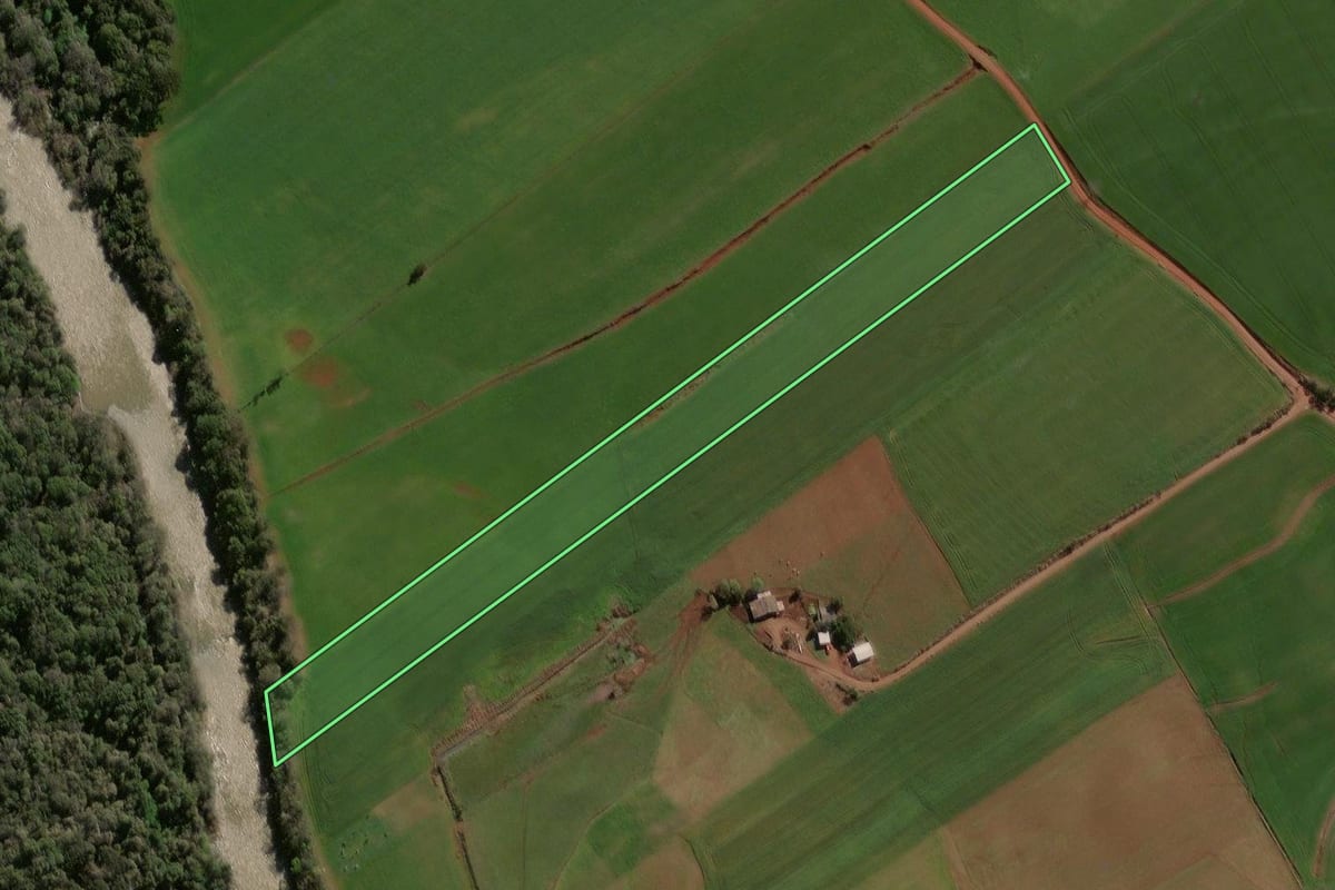 Imagem de satélite do imóvel rural em Espumoso (RS), com o contorno declarado no CAR desenhado por cima.
