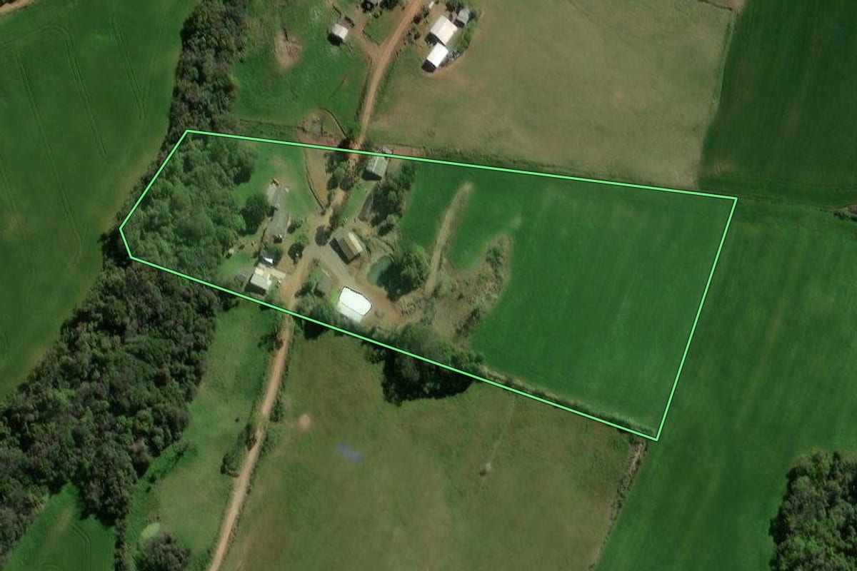 Imagem de satélite do imóvel rural em Espumoso (RS), com o contorno declarado no CAR desenhado por cima.