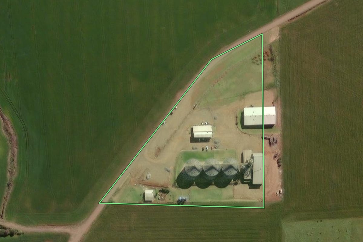 Imagem de satélite do imóvel rural em Espumoso (RS), com o contorno declarado no CAR desenhado por cima.