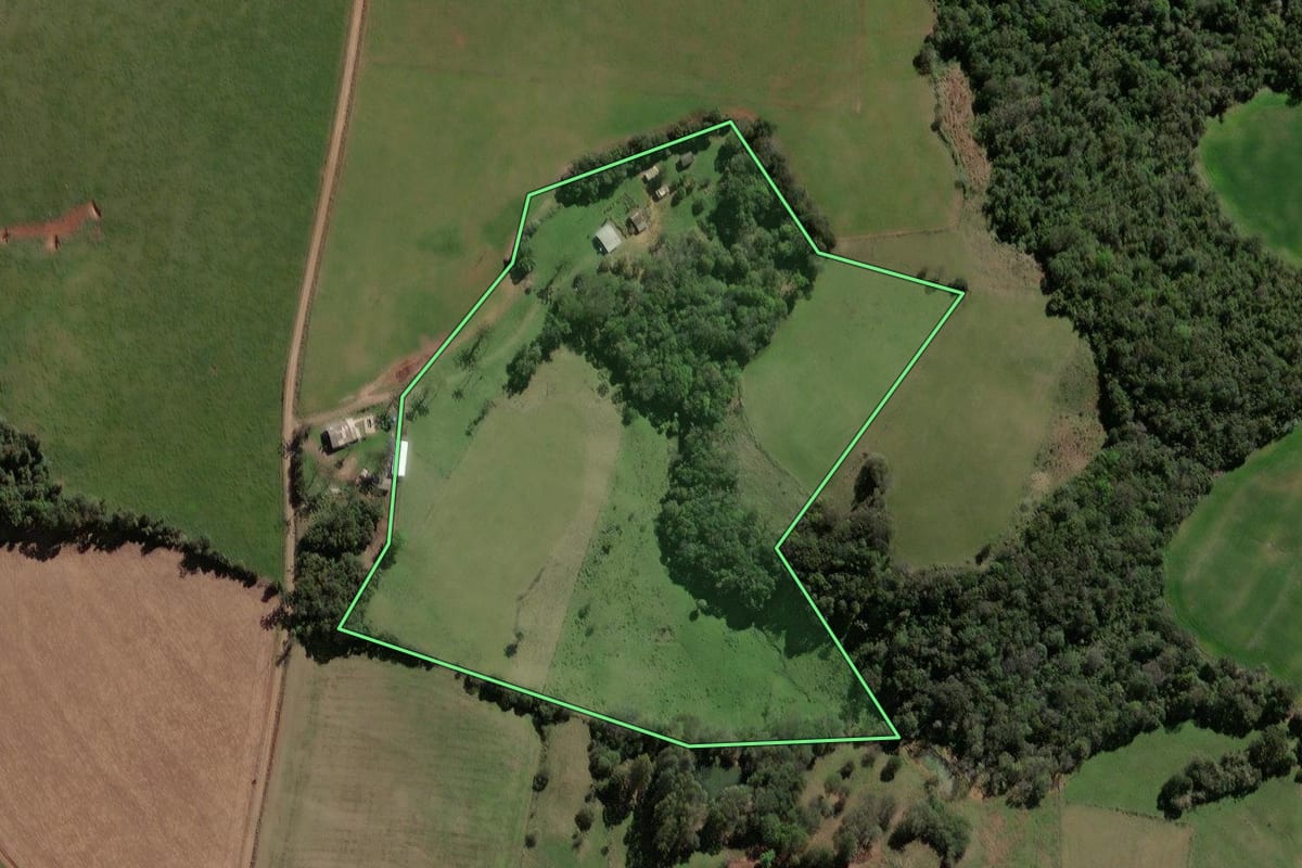 Imagem de satélite do imóvel rural em Espumoso (RS), com o contorno declarado no CAR desenhado por cima.