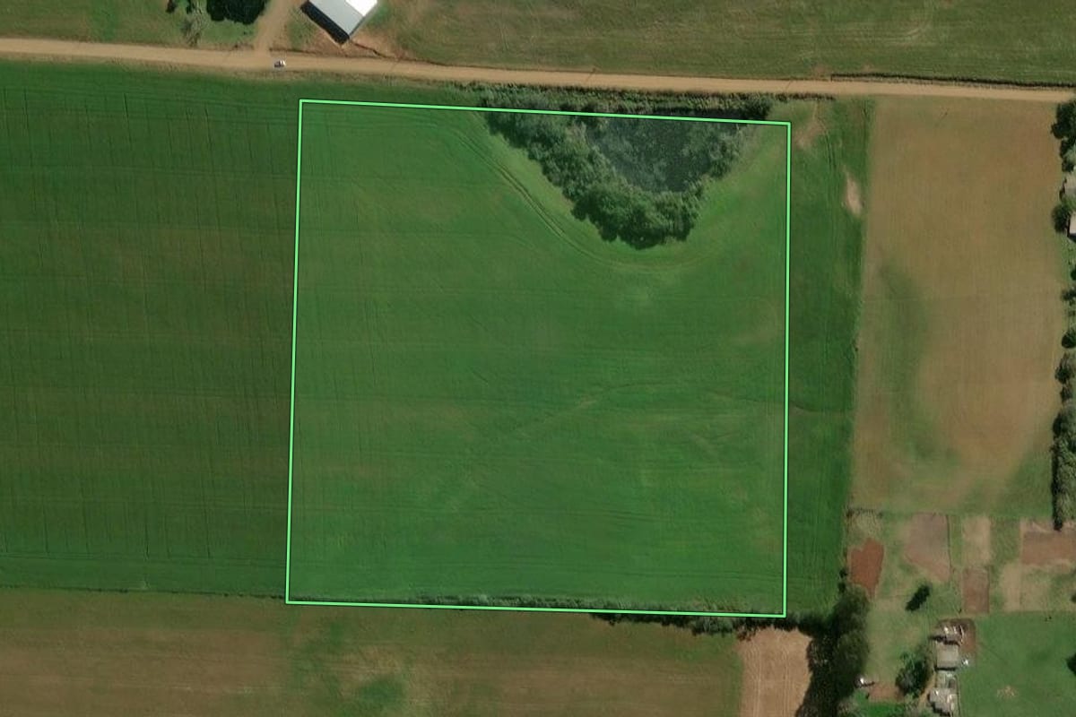 Imagem de satélite do imóvel rural em Espumoso (RS), com o contorno declarado no CAR desenhado por cima.