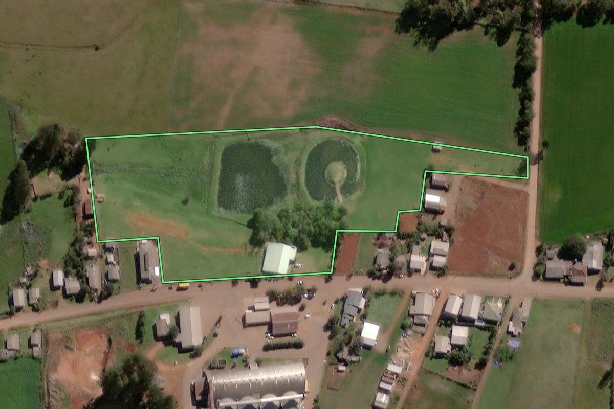 Imagem de satélite do imóvel rural em Espumoso (RS), com o contorno declarado no CAR desenhado por cima.