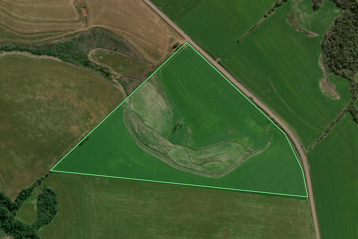 Imagem de satélite do imóvel rural em Espumoso (RS), com o contorno declarado no CAR desenhado por cima.