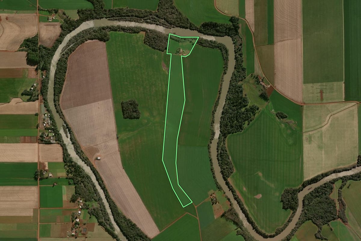 Imagem de satélite do imóvel rural em Espumoso (RS), com o contorno declarado no CAR desenhado por cima.