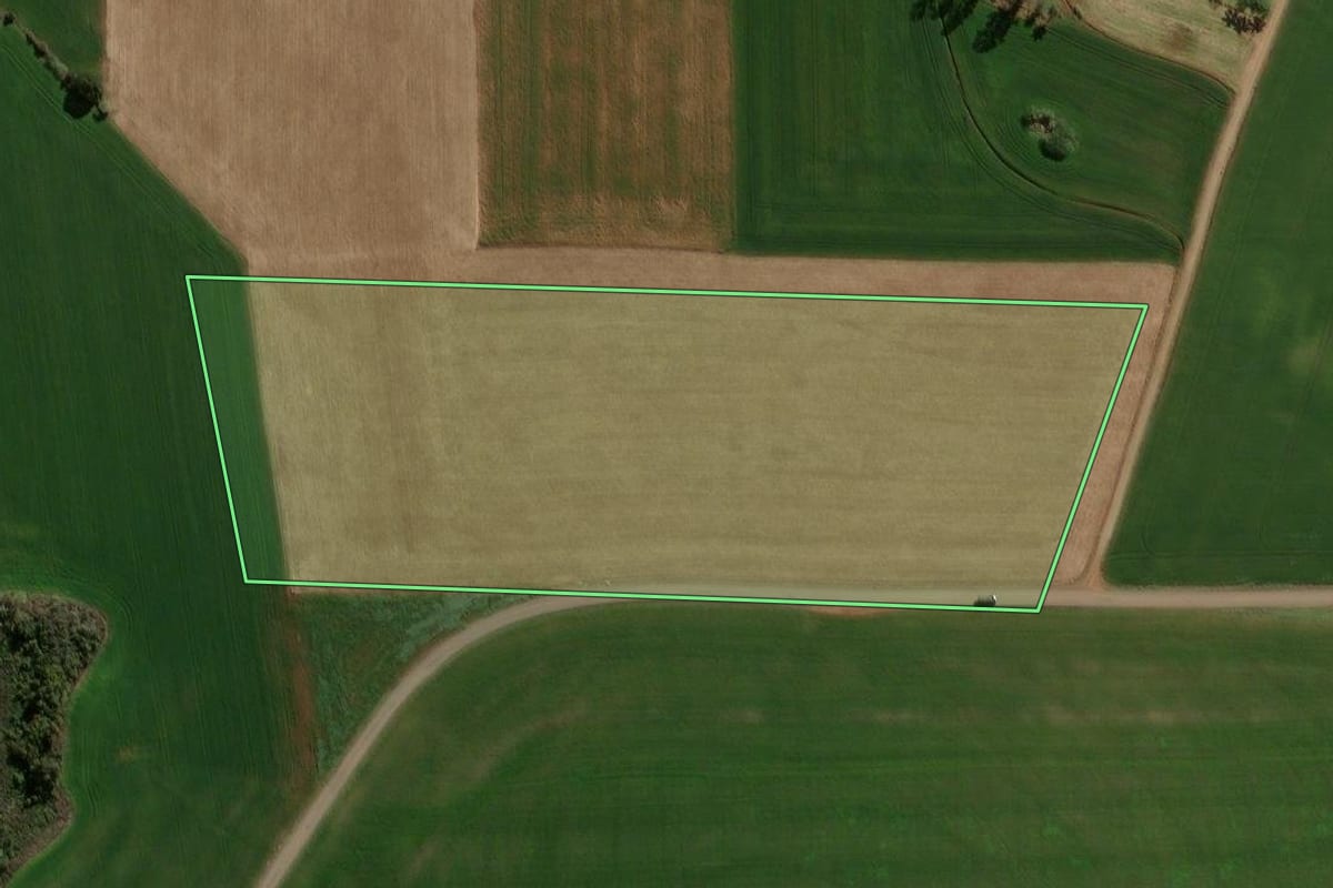 Imagem de satélite do imóvel rural em Espumoso (RS), com o contorno declarado no CAR desenhado por cima.