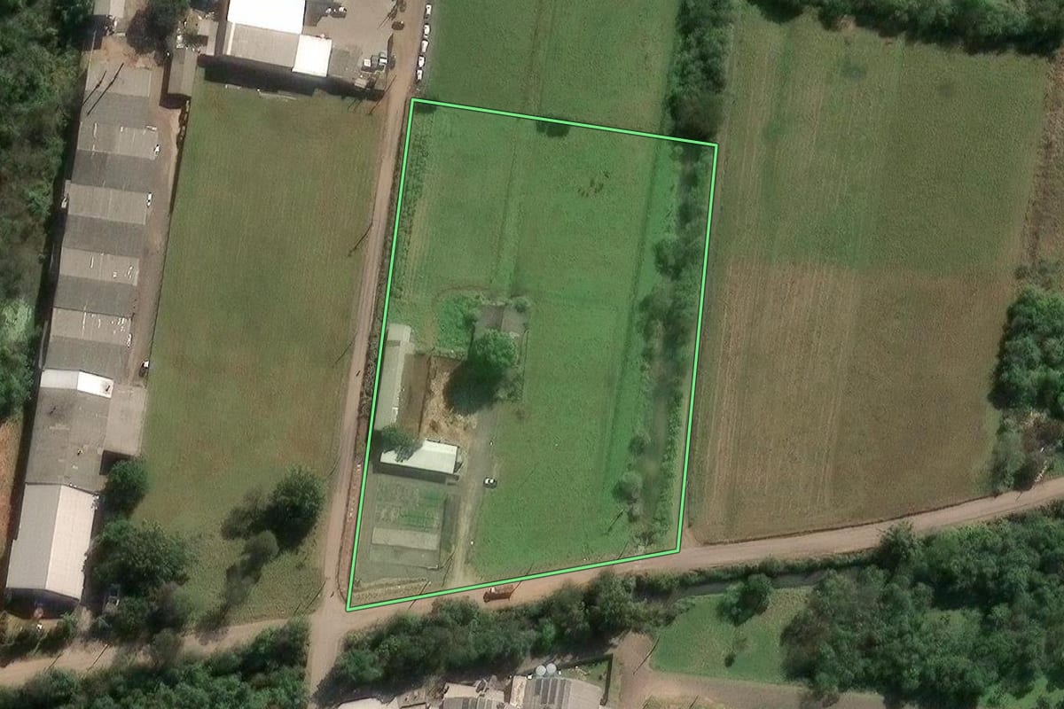 Imagem de satélite do imóvel rural em Estância Velha (RS), com o contorno declarado no CAR desenhado por cima.