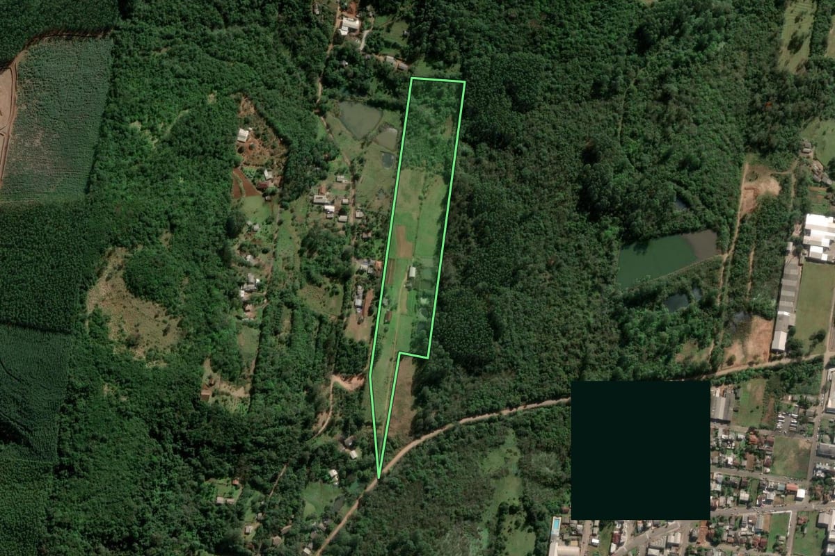 Imagem de satélite do imóvel rural em Estância Velha (RS), com o contorno declarado no CAR desenhado por cima.