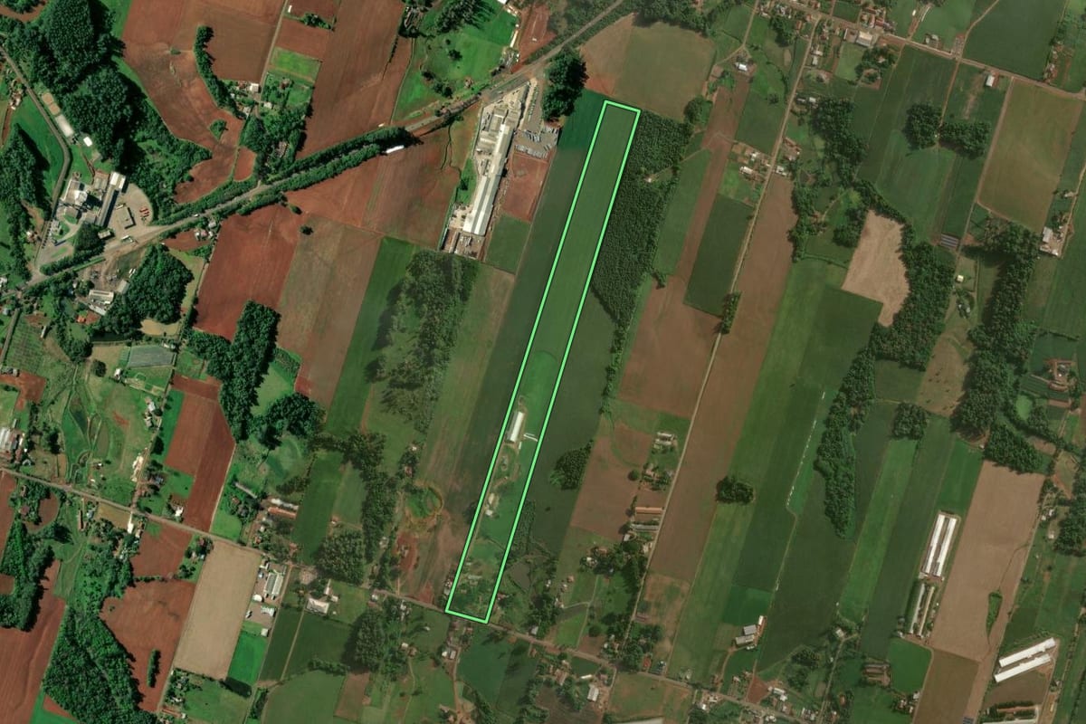 Imagem de satélite do imóvel rural em Estrela (RS), com o contorno declarado no CAR desenhado por cima.