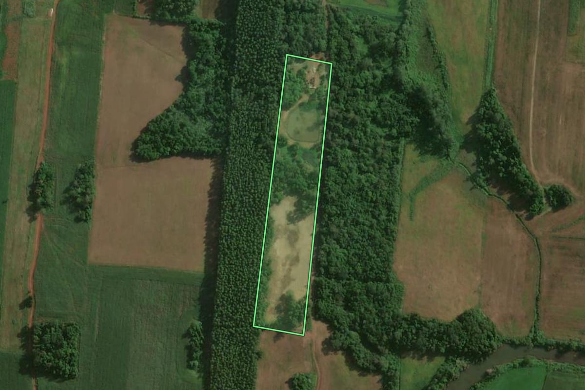 Imagem de satélite do imóvel rural em Estrela (RS), com o contorno declarado no CAR desenhado por cima.