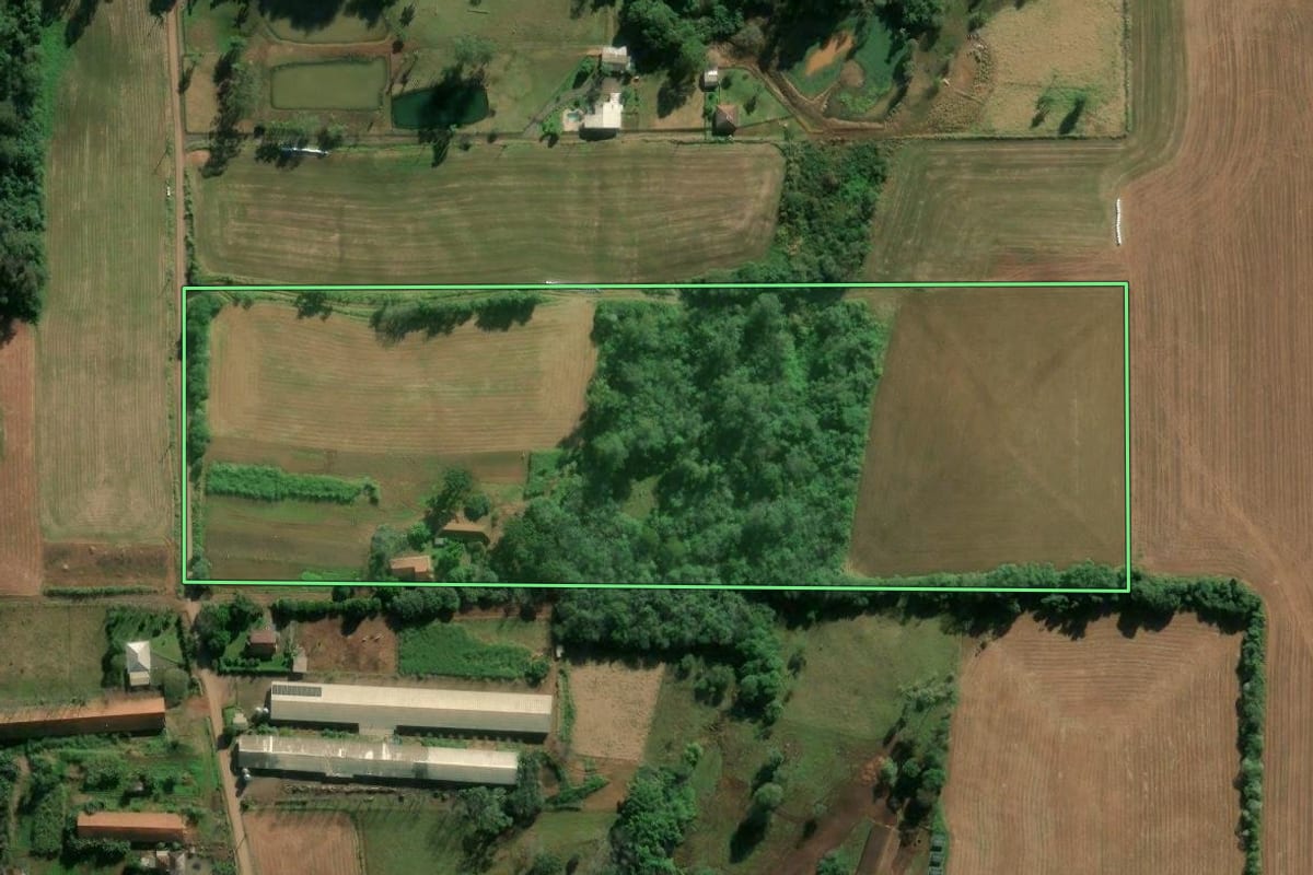 Imagem de satélite do imóvel rural em Estrela (RS), com o contorno declarado no CAR desenhado por cima.