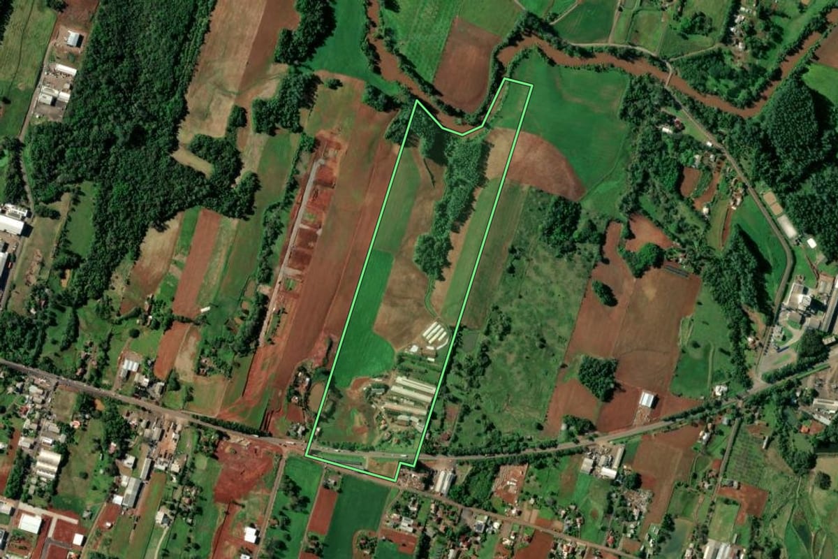 Imagem de satélite do imóvel rural em Estrela (RS), com o contorno declarado no CAR desenhado por cima.