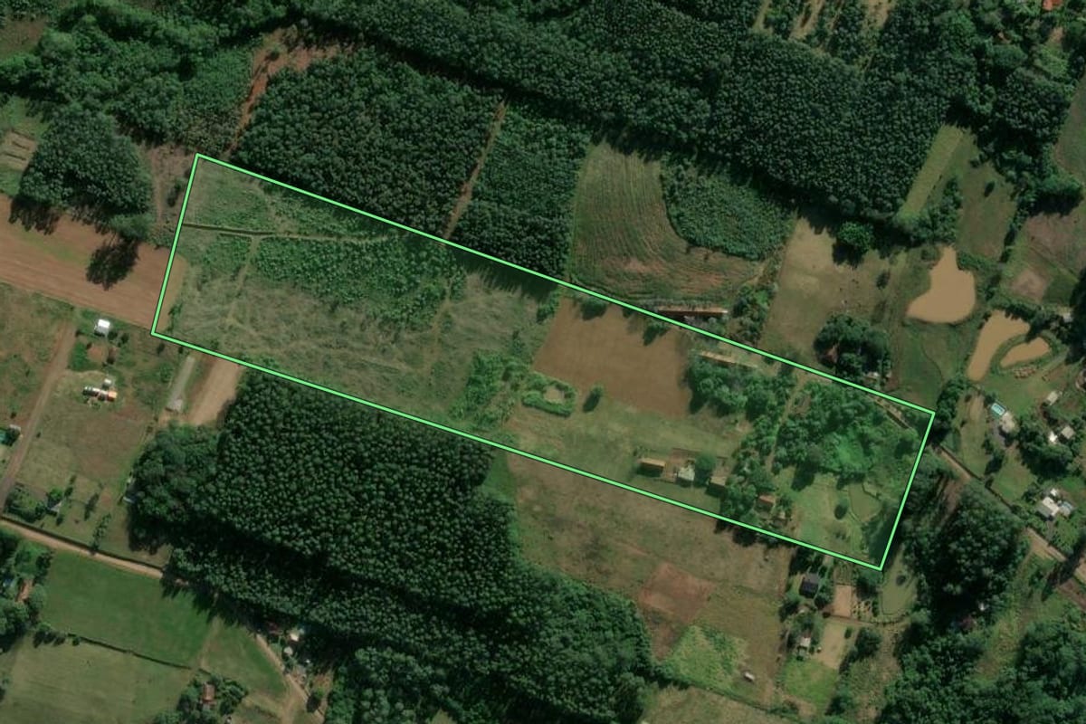 Imagem de satélite do imóvel rural em Estrela (RS), com o contorno declarado no CAR desenhado por cima.