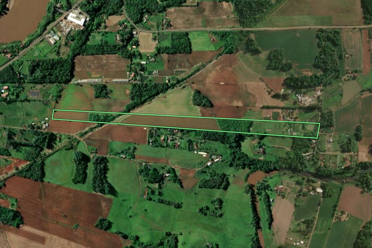 Imagem de satélite do imóvel rural em Estrela (RS), com o contorno declarado no CAR desenhado por cima.