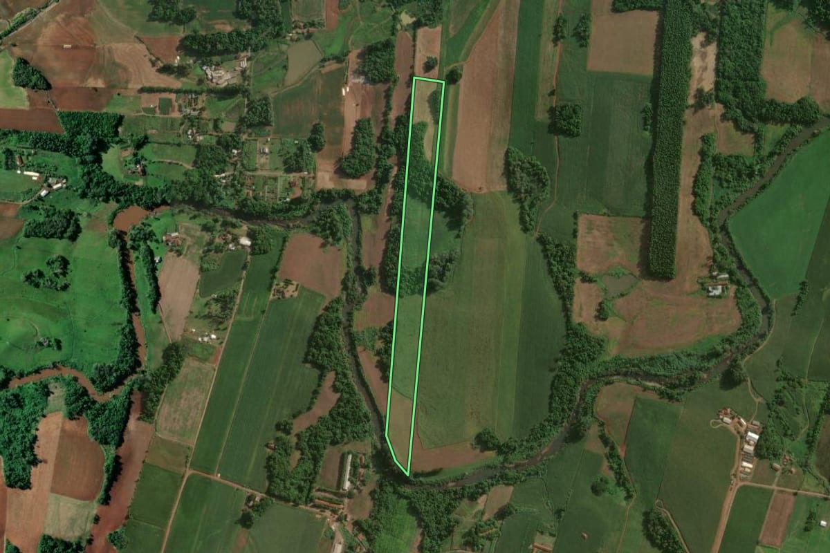 Imagem de satélite do imóvel rural em Estrela (RS), com o contorno declarado no CAR desenhado por cima.