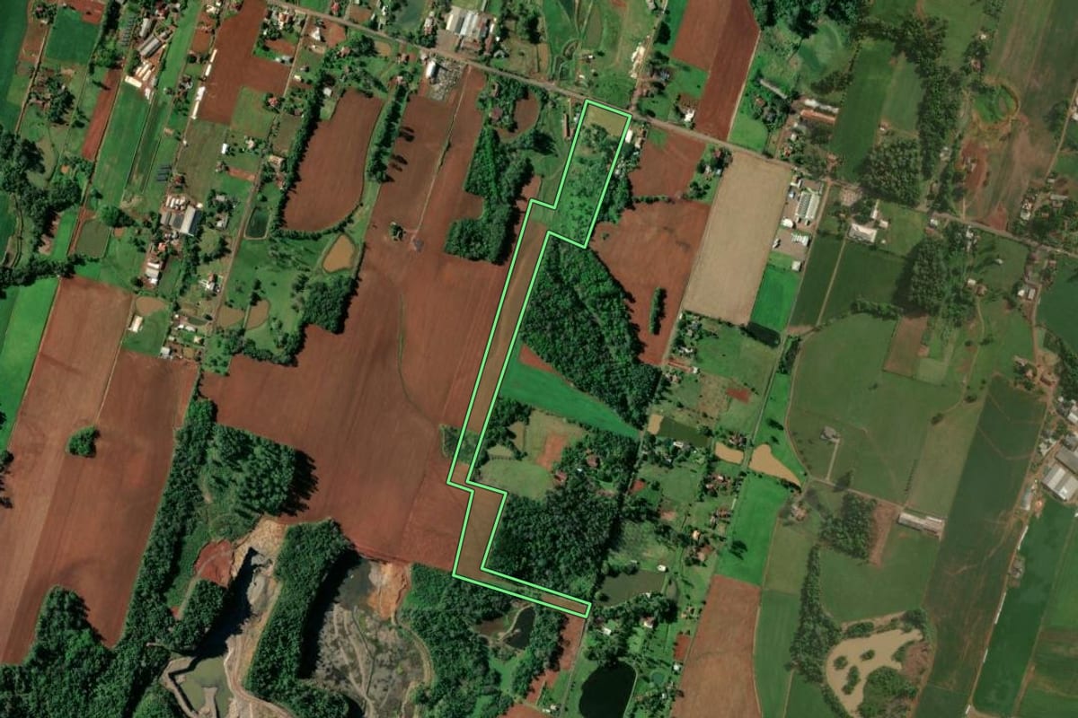 Imagem de satélite do imóvel rural em Estrela (RS), com o contorno declarado no CAR desenhado por cima.