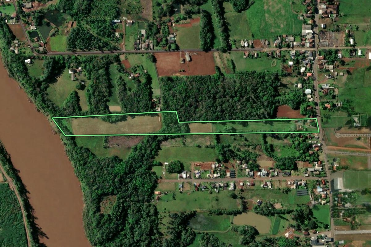 Imagem de satélite do imóvel rural em Estrela (RS), com o contorno declarado no CAR desenhado por cima.