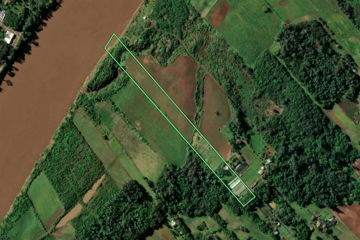 Imagem de satélite do imóvel rural em Estrela (RS), com o contorno declarado no CAR desenhado por cima.