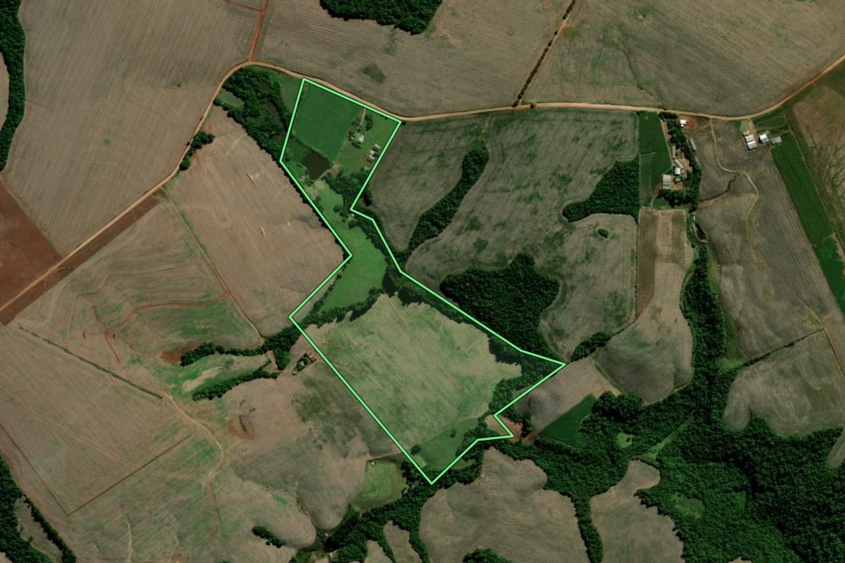 Imagem de satélite do imóvel rural em Estrela Velha (RS), com o contorno declarado no CAR desenhado por cima.