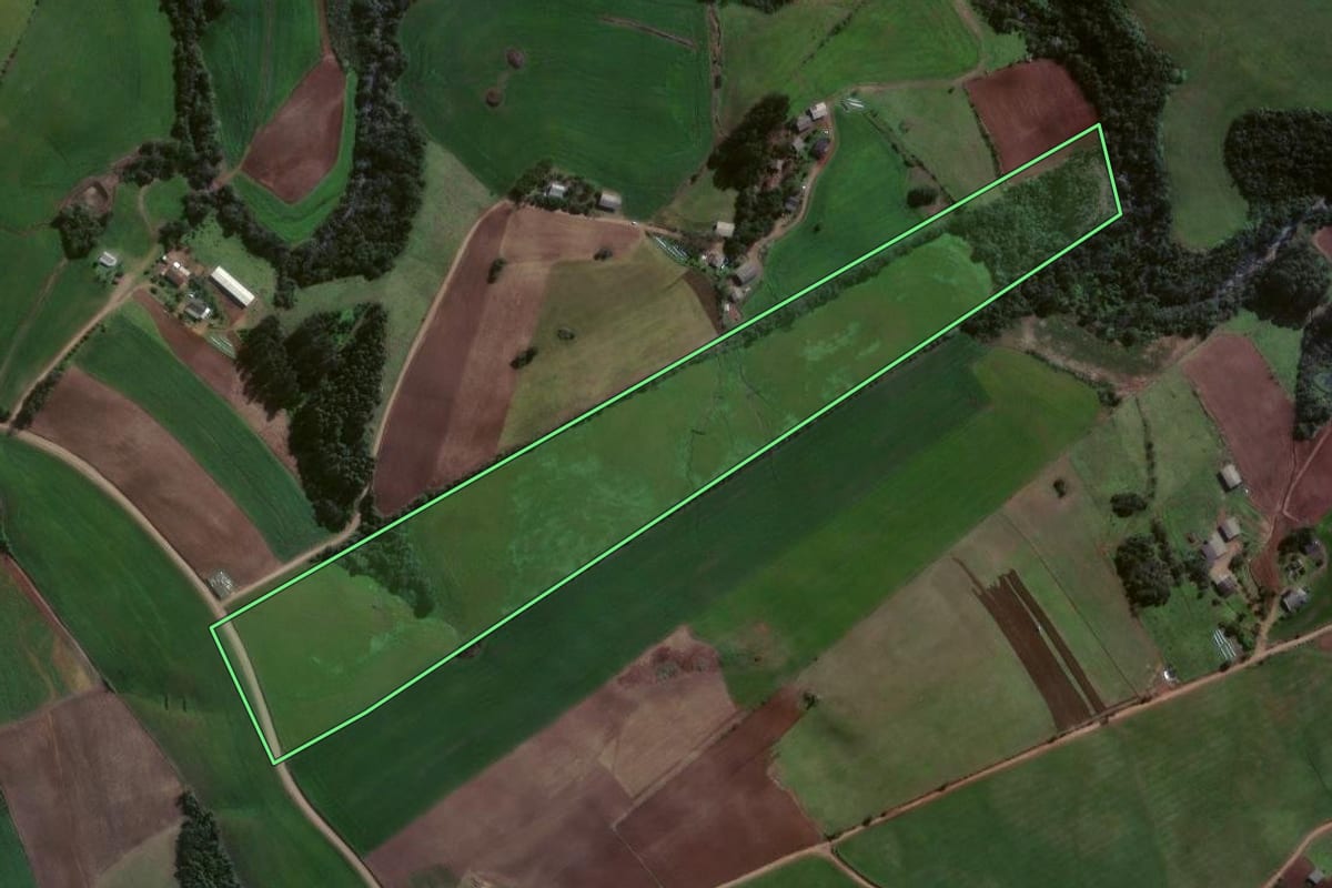 Imagem de satélite do imóvel rural em Estrela Velha (RS), com o contorno declarado no CAR desenhado por cima.