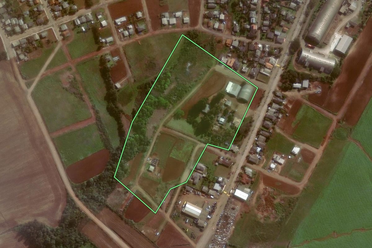 Imagem de satélite do imóvel rural em Estrela Velha (RS), com o contorno declarado no CAR desenhado por cima.