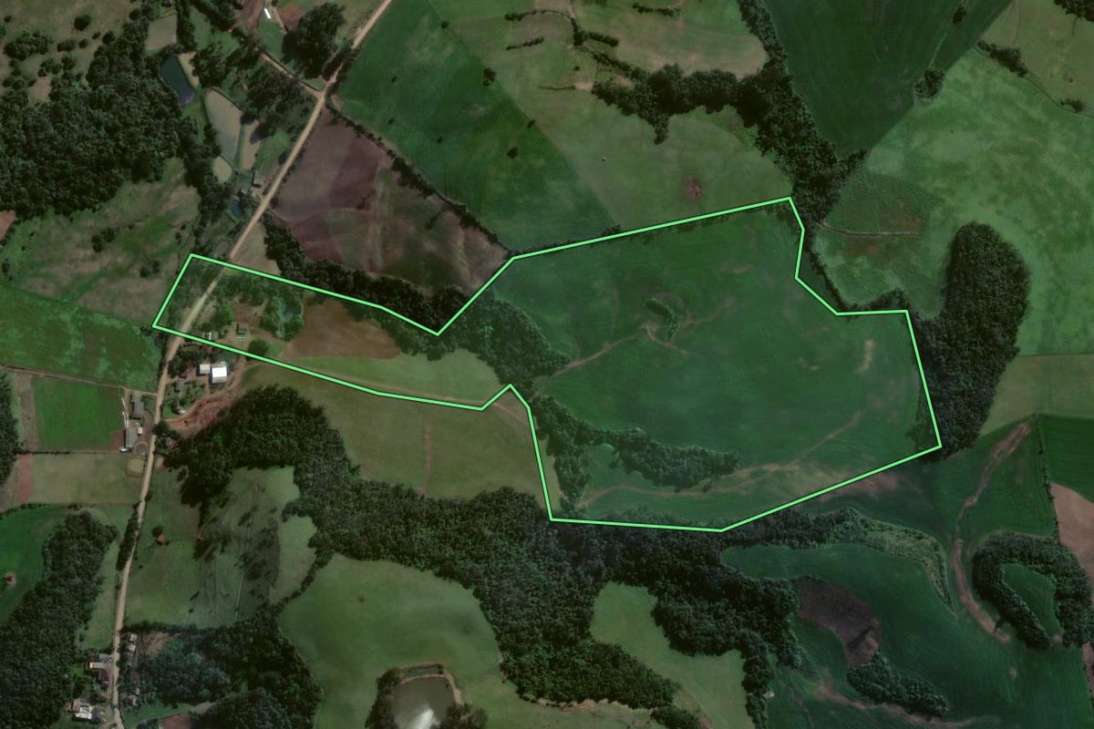 Imagem de satélite do imóvel rural em Estrela Velha (RS), com o contorno declarado no CAR desenhado por cima.