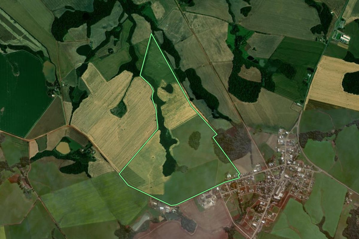 Imagem de satélite do imóvel rural em Estrela Velha (RS), com o contorno declarado no CAR desenhado por cima.