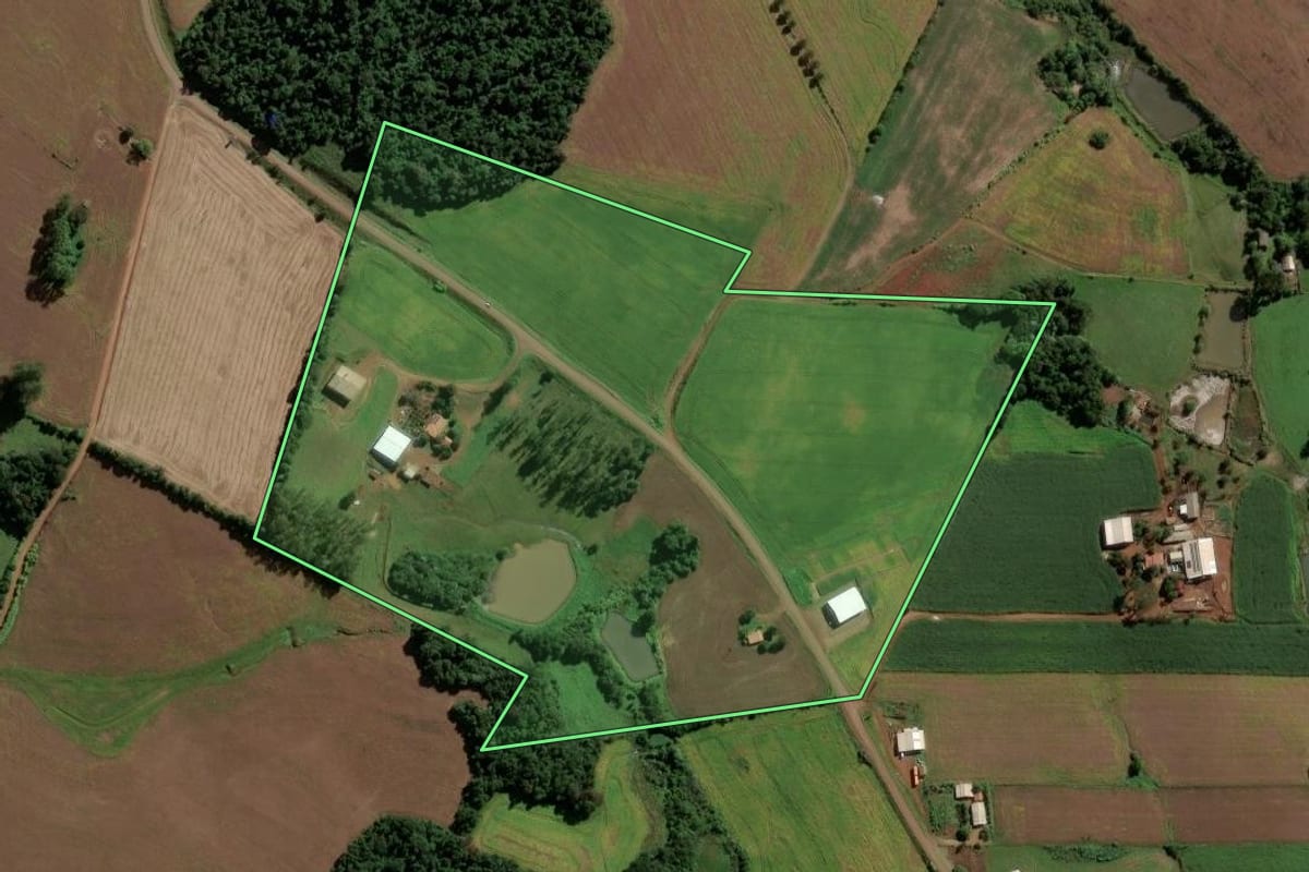 Imagem de satélite do imóvel rural em Eugênio de Castro (RS), com o contorno declarado no CAR desenhado por cima.