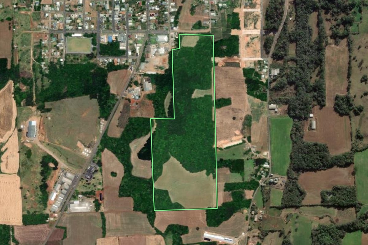 Imagem de satélite do imóvel rural em Fagundes Varela (RS), com o contorno declarado no CAR desenhado por cima.