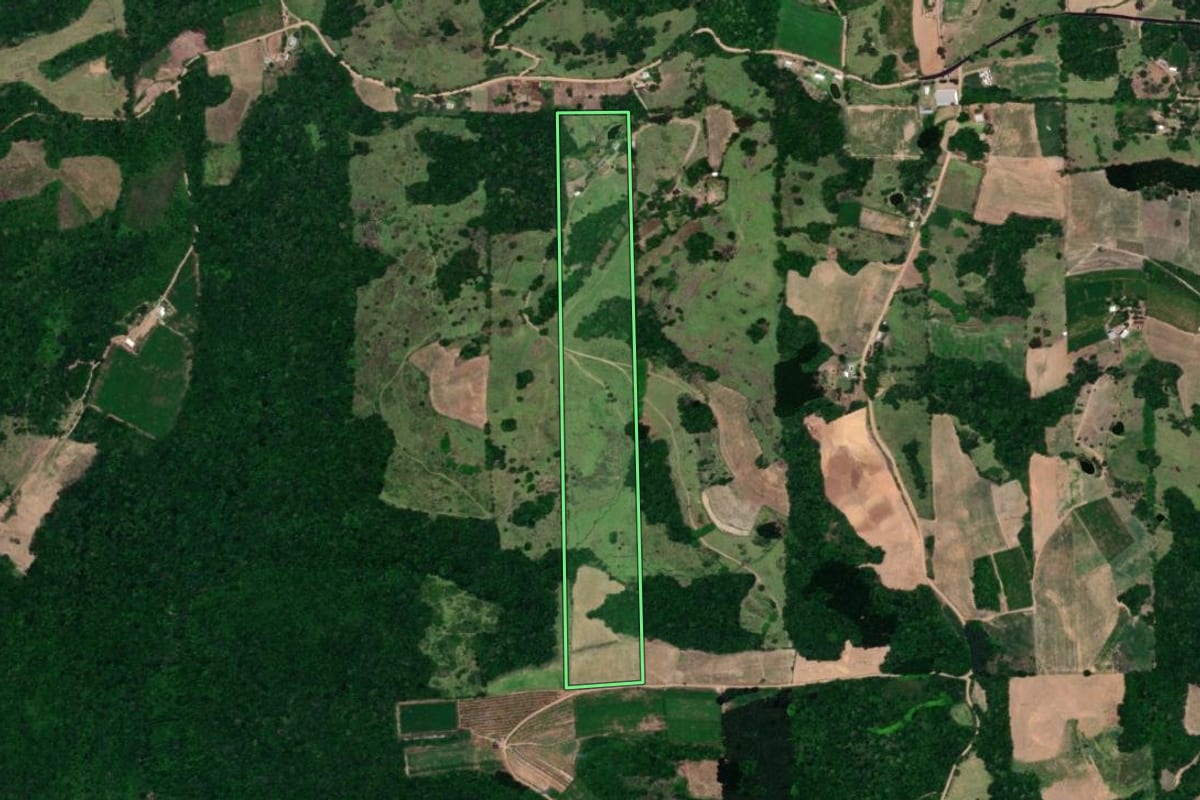 Imagem de satélite do imóvel rural em Fagundes Varela (RS), com o contorno declarado no CAR desenhado por cima.