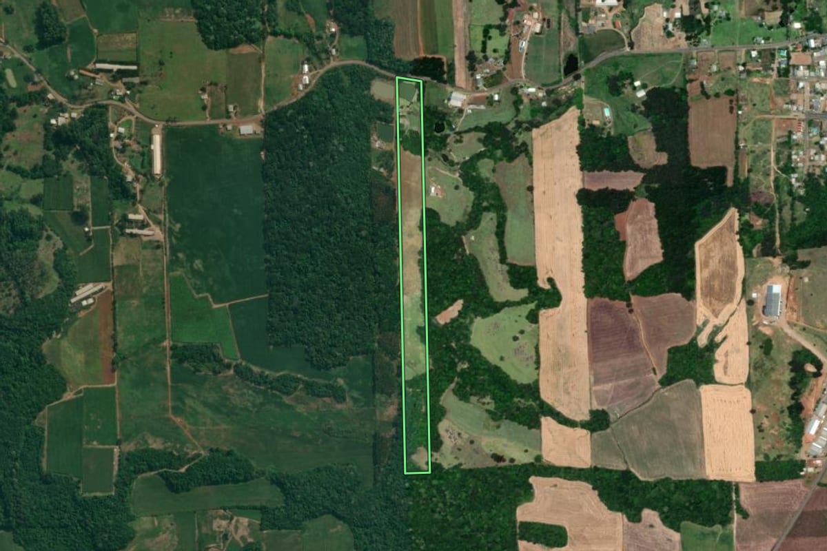 Imagem de satélite do imóvel rural em Fagundes Varela (RS), com o contorno declarado no CAR desenhado por cima.