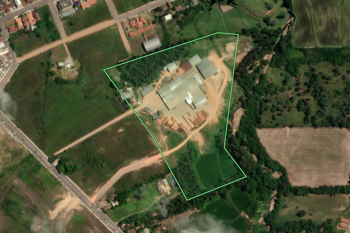 Imagem de satélite do imóvel rural em Faxinal do Soturno (RS), com o contorno declarado no CAR desenhado por cima.