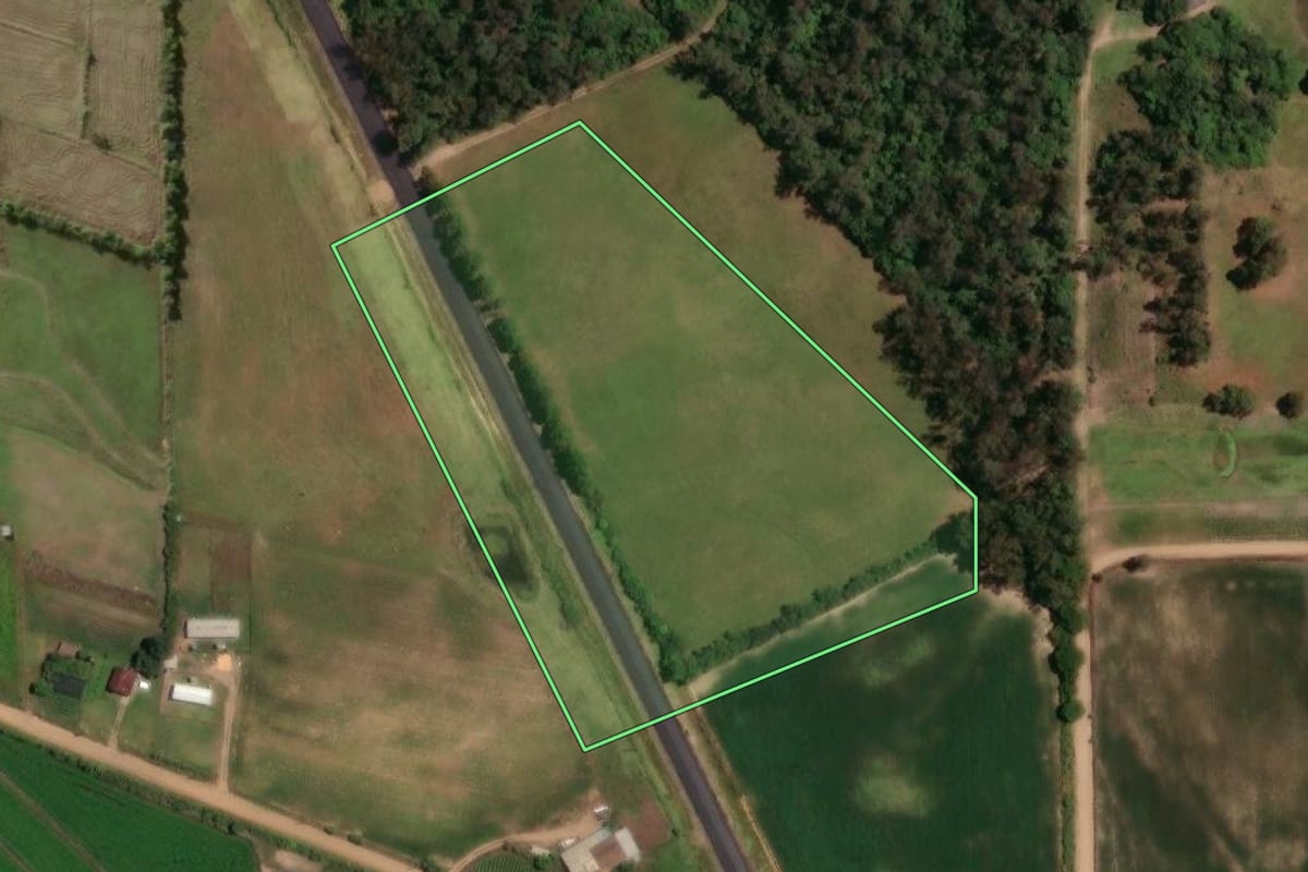 Imagem de satélite do imóvel rural em Faxinal do Soturno (RS), com o contorno declarado no CAR desenhado por cima.
