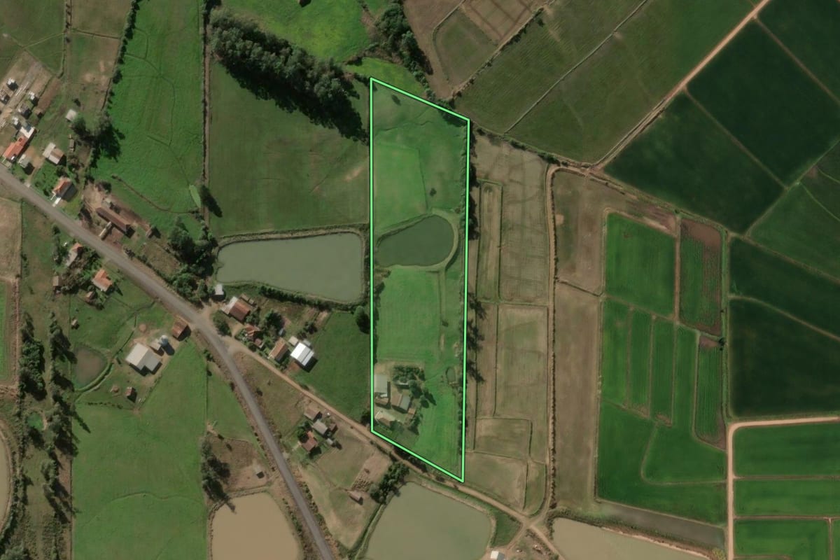 Imagem de satélite do imóvel rural em Faxinal do Soturno (RS), com o contorno declarado no CAR desenhado por cima.