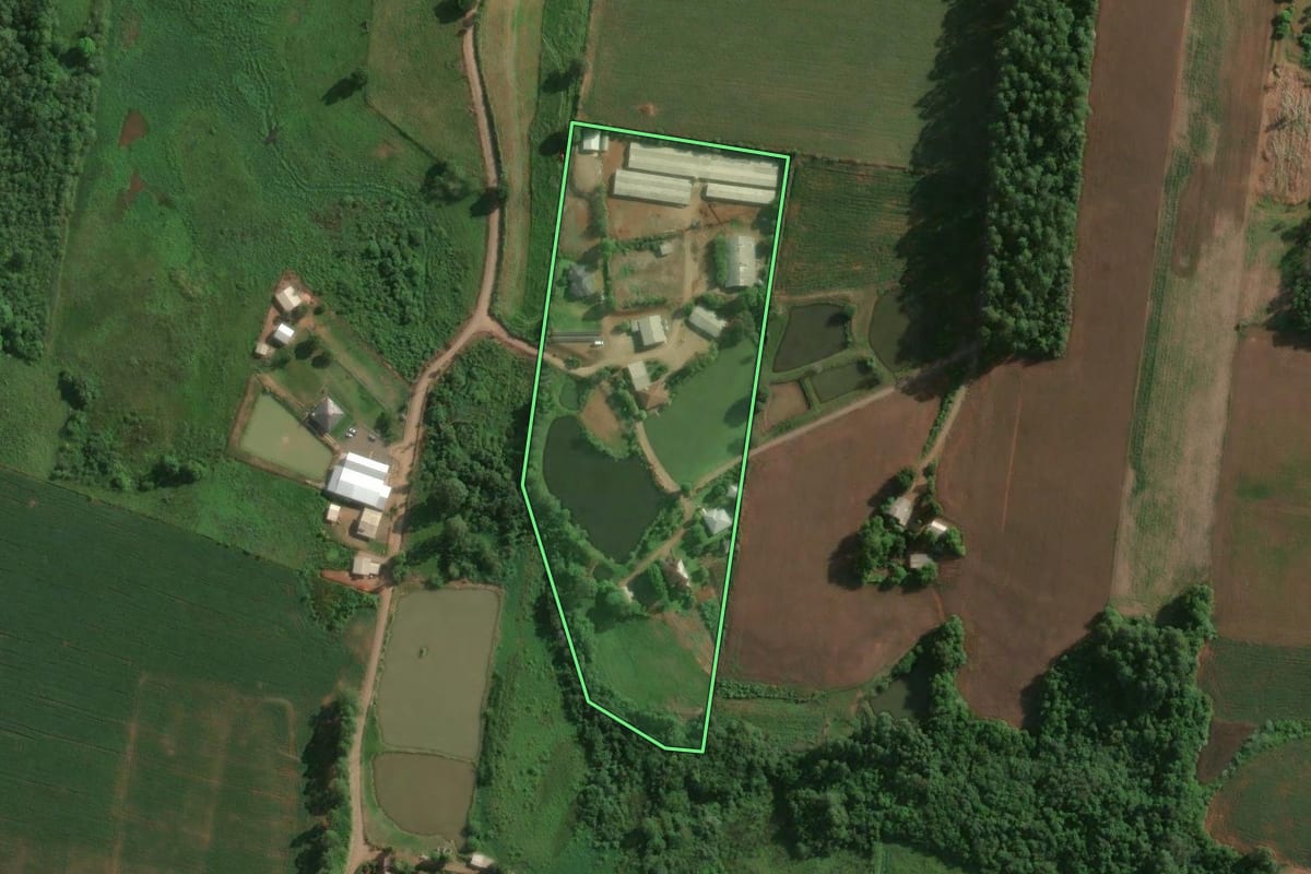 Imagem de satélite do imóvel rural em Fazenda Vilanova (RS), com o contorno declarado no CAR desenhado por cima.