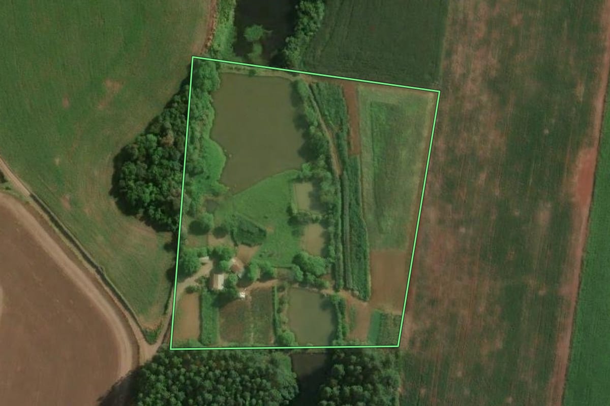 Imagem de satélite do imóvel rural em Fazenda Vilanova (RS), com o contorno declarado no CAR desenhado por cima.