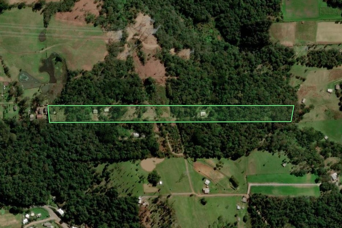 Imagem de satélite do imóvel rural em Flores da Cunha (RS), com o contorno declarado no CAR desenhado por cima.