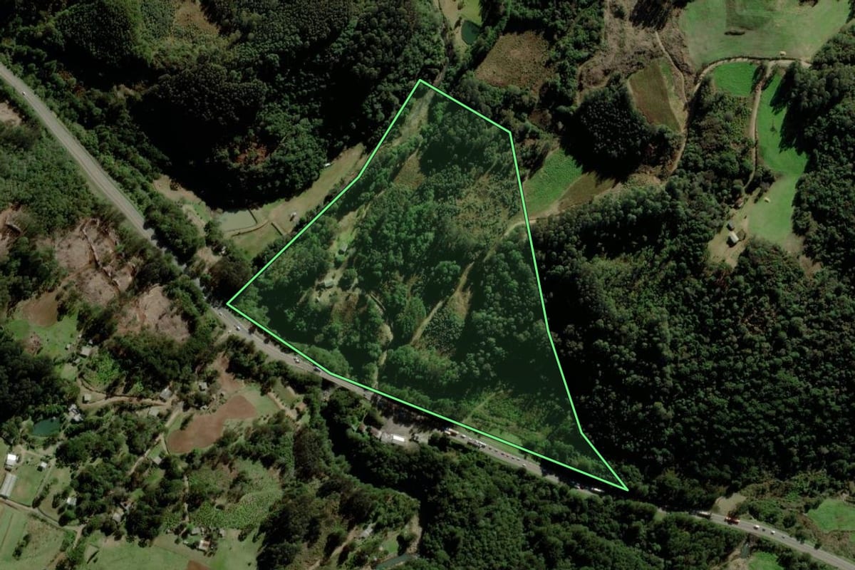 Imagem de satélite do imóvel rural em Fontoura Xavier (RS), com o contorno declarado no CAR desenhado por cima.